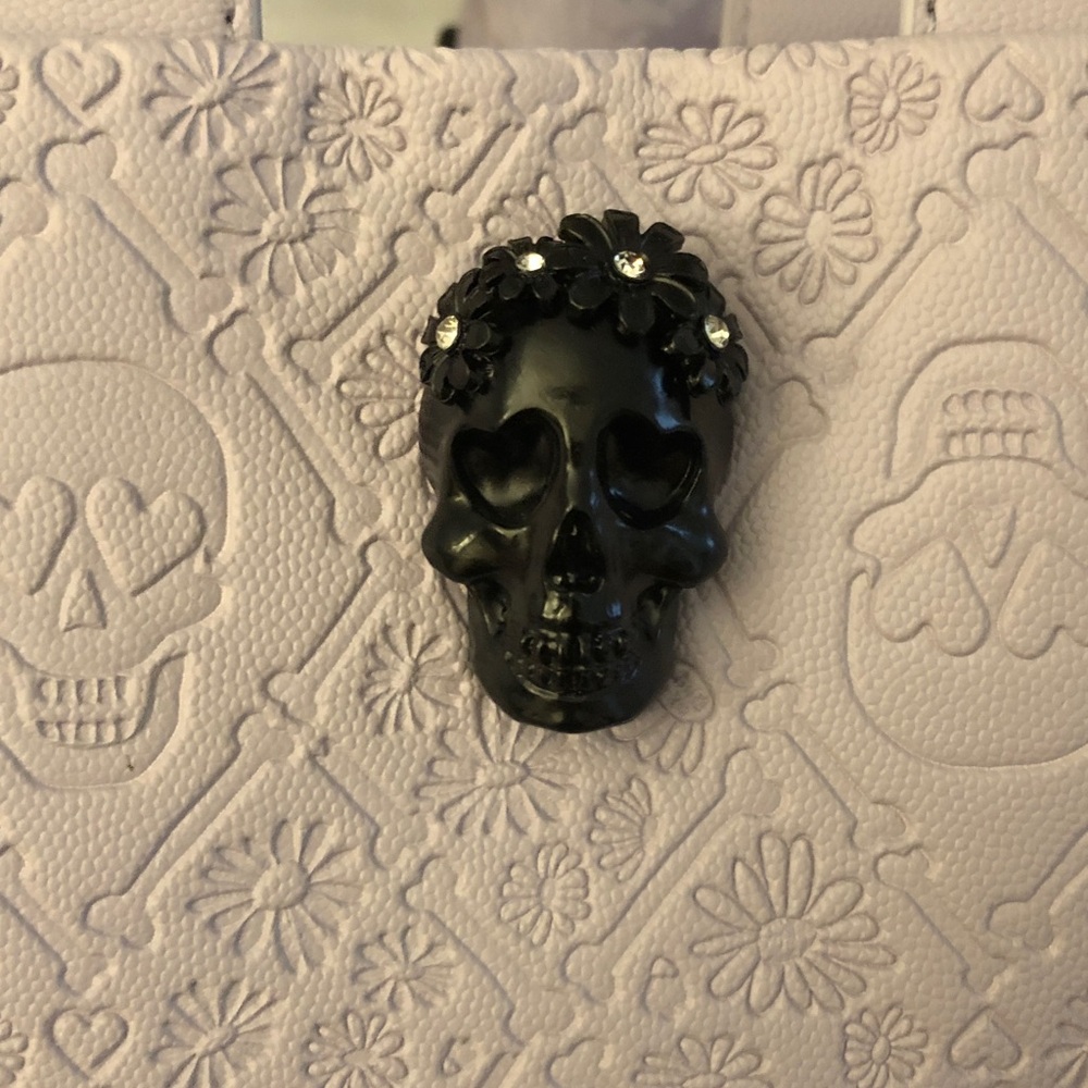 Betsey Johnson XOOLIVE Lilac Embossed Skull Satchel Crossbody Bag Purse NWT - Picture 4 of 15